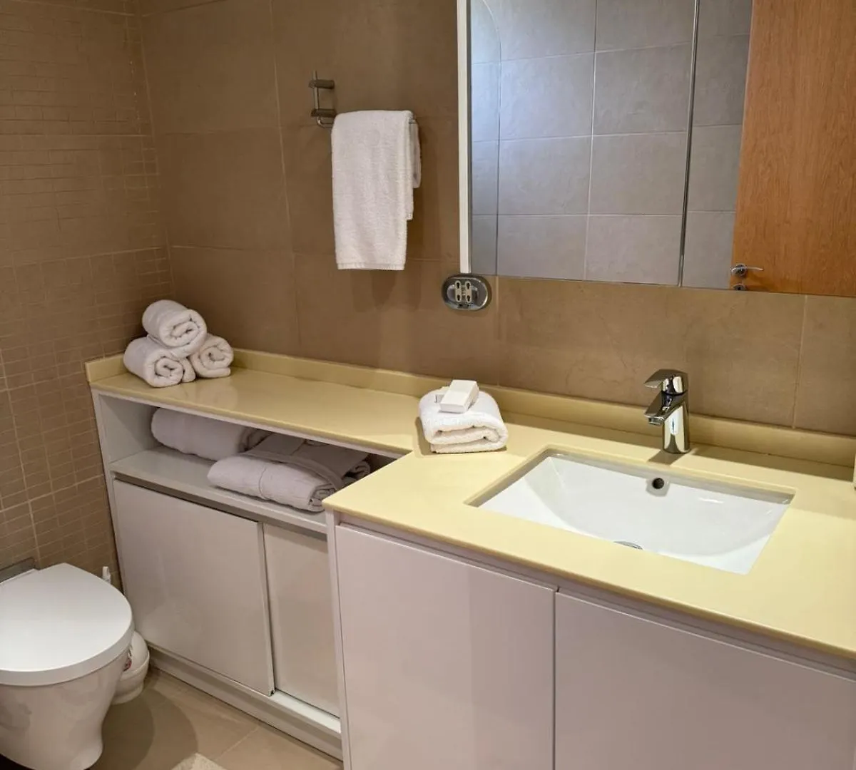 11 Suites - Golden Sunrise Suite Larnaca